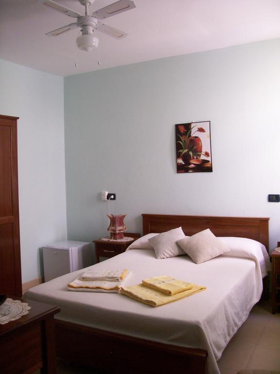 Residencial La Marea B&B Tarrafal Tarrafal  Buitenkant foto