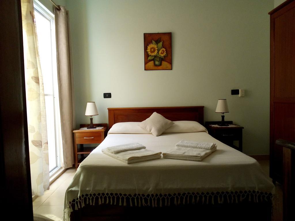 Residencial La Marea B&B Tarrafal Tarrafal  Buitenkant foto