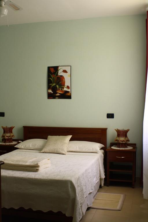 Residencial La Marea B&B Tarrafal Tarrafal  Buitenkant foto